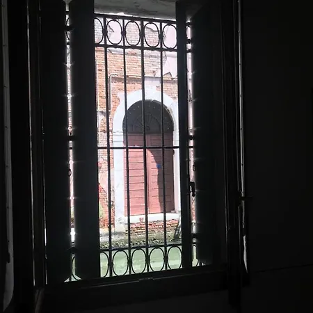 In A Lovely Garden Biennale Flat Appartement Venise