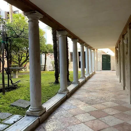 In A Lovely Garden Biennale Flat Venise