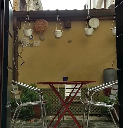 In A Lovely Garden Biennale Flat * Venise