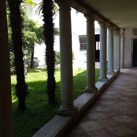 Appartement In A Lovely Garden Biennale Flat Venise